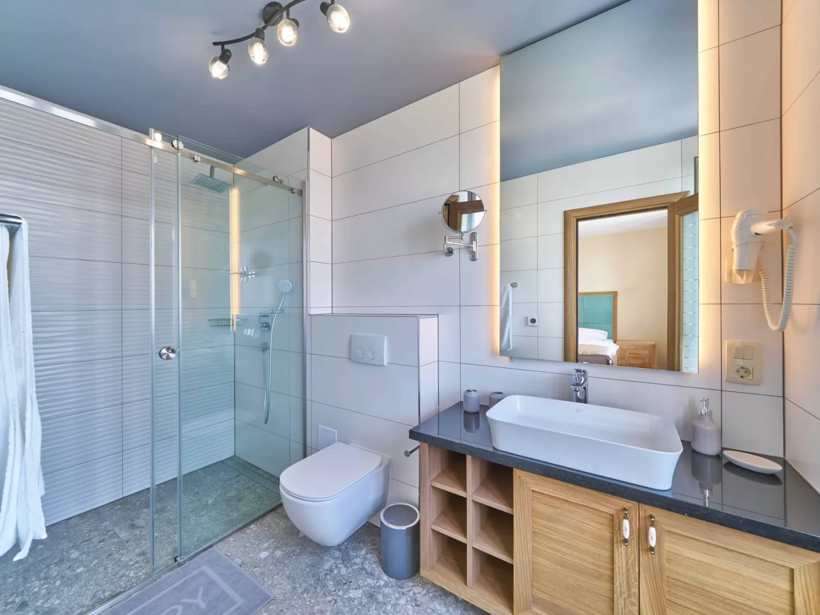 Wunderschön gestaltete Villa Mladenka in Suhi Potok-Binnen