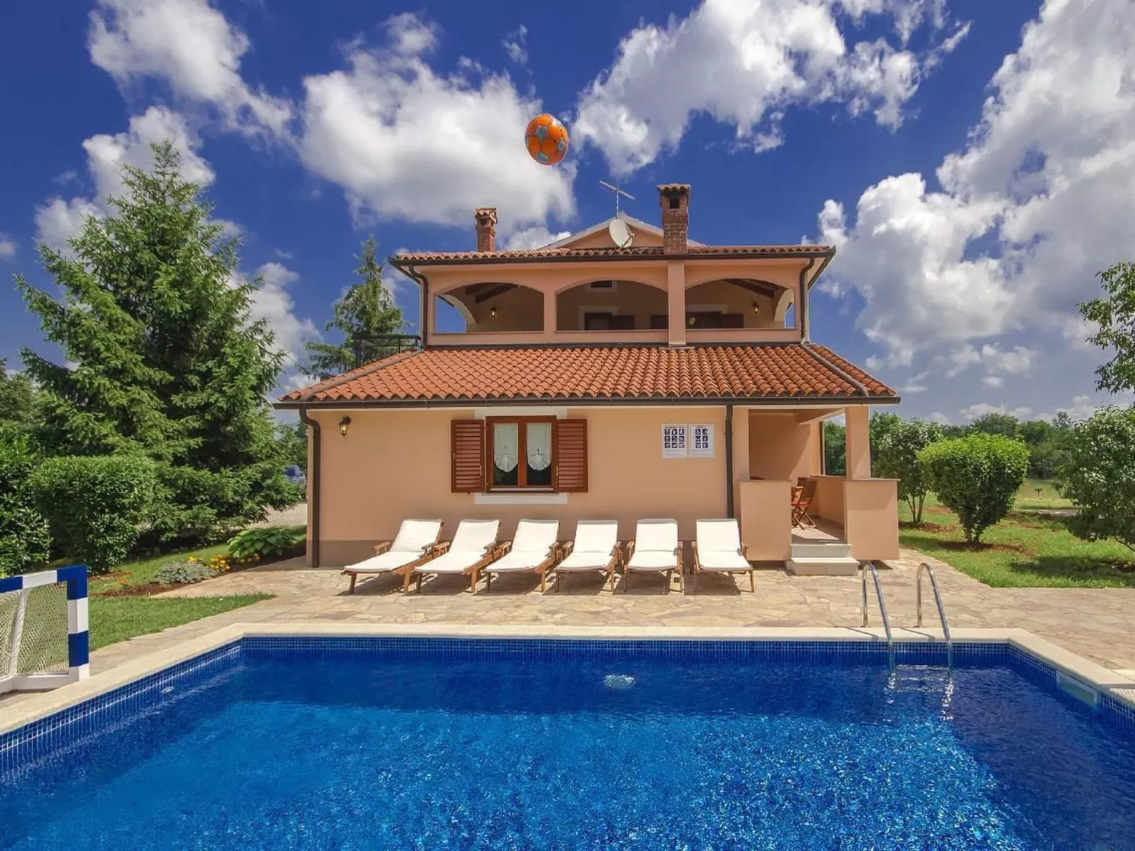 Villa "Villa Dani" mit privatem Pool-Image-tags.info