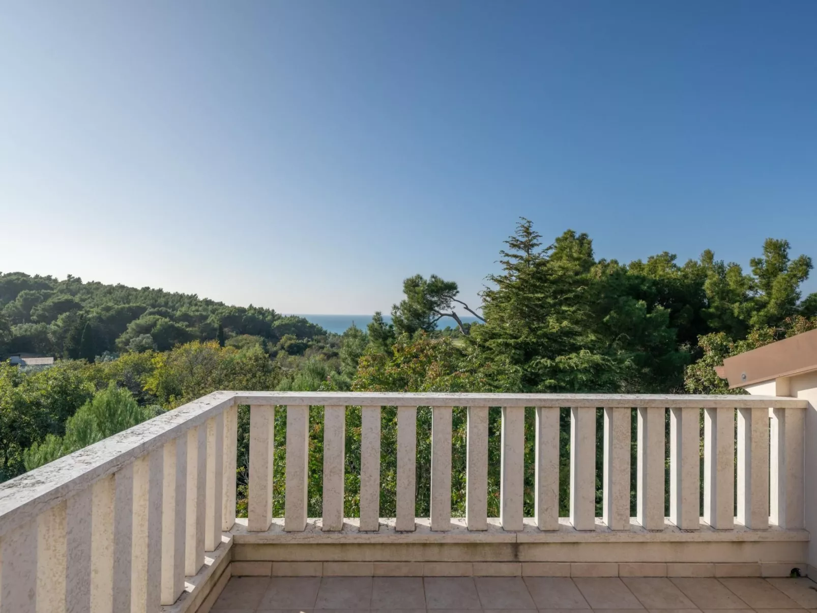 Villa Nocciola mit 6 Schlafzimmern in Meeresnähe-Buiten