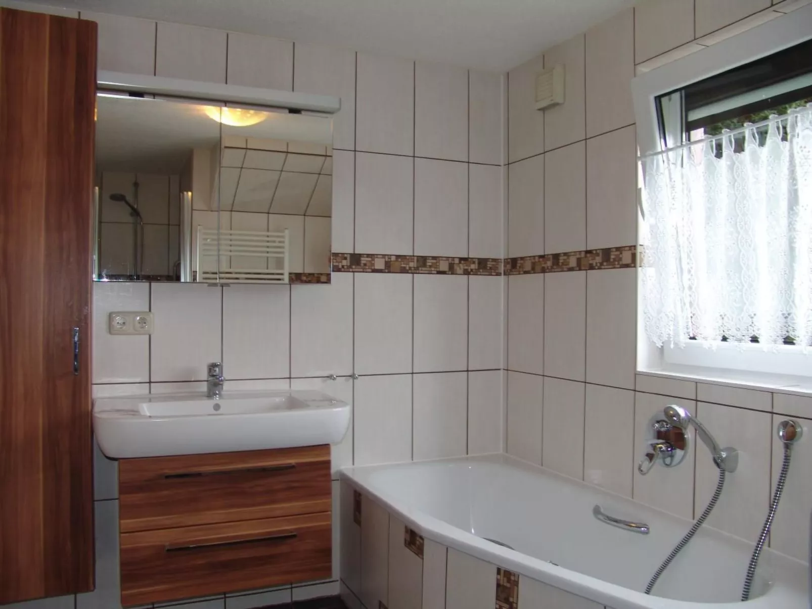 Uns Oellernhuus-Binnen