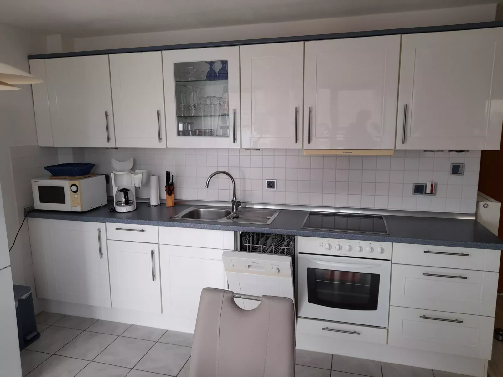 Moderne Ferienwohnung mit Balkon in Strandnähe-Binnen