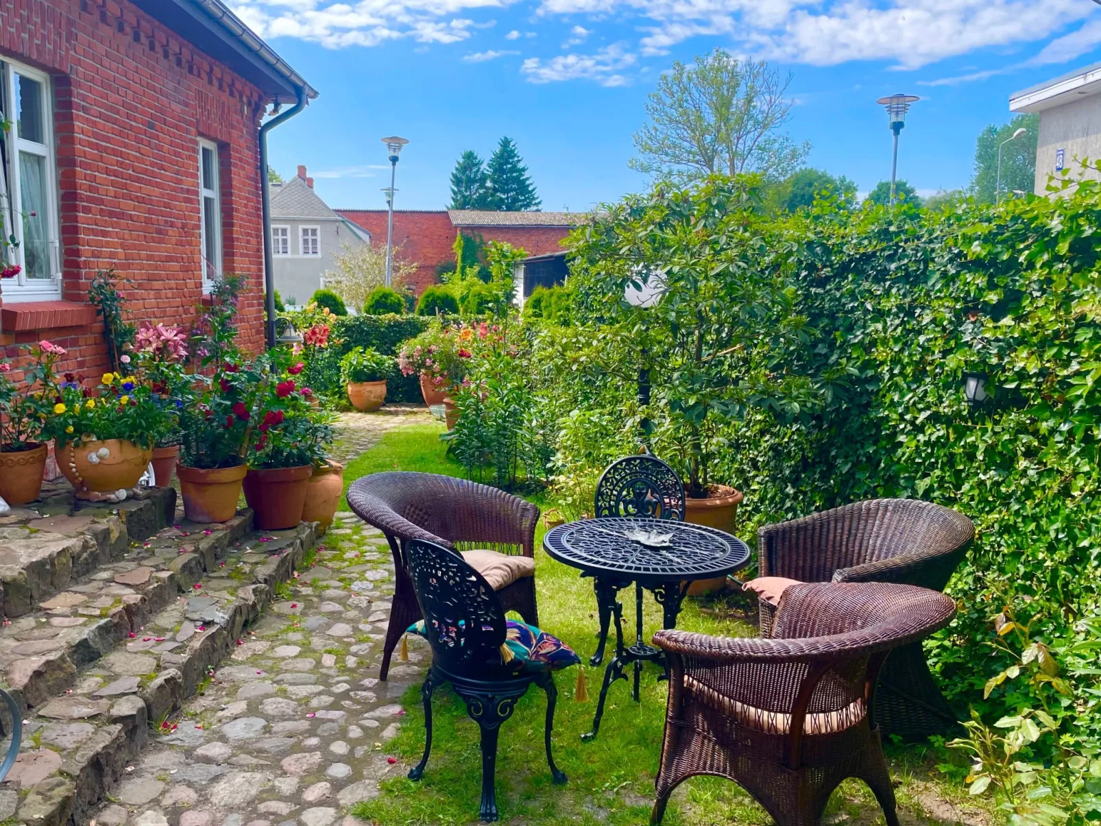 Anwesen mit Garten, Grill und Terrasse-Buiten