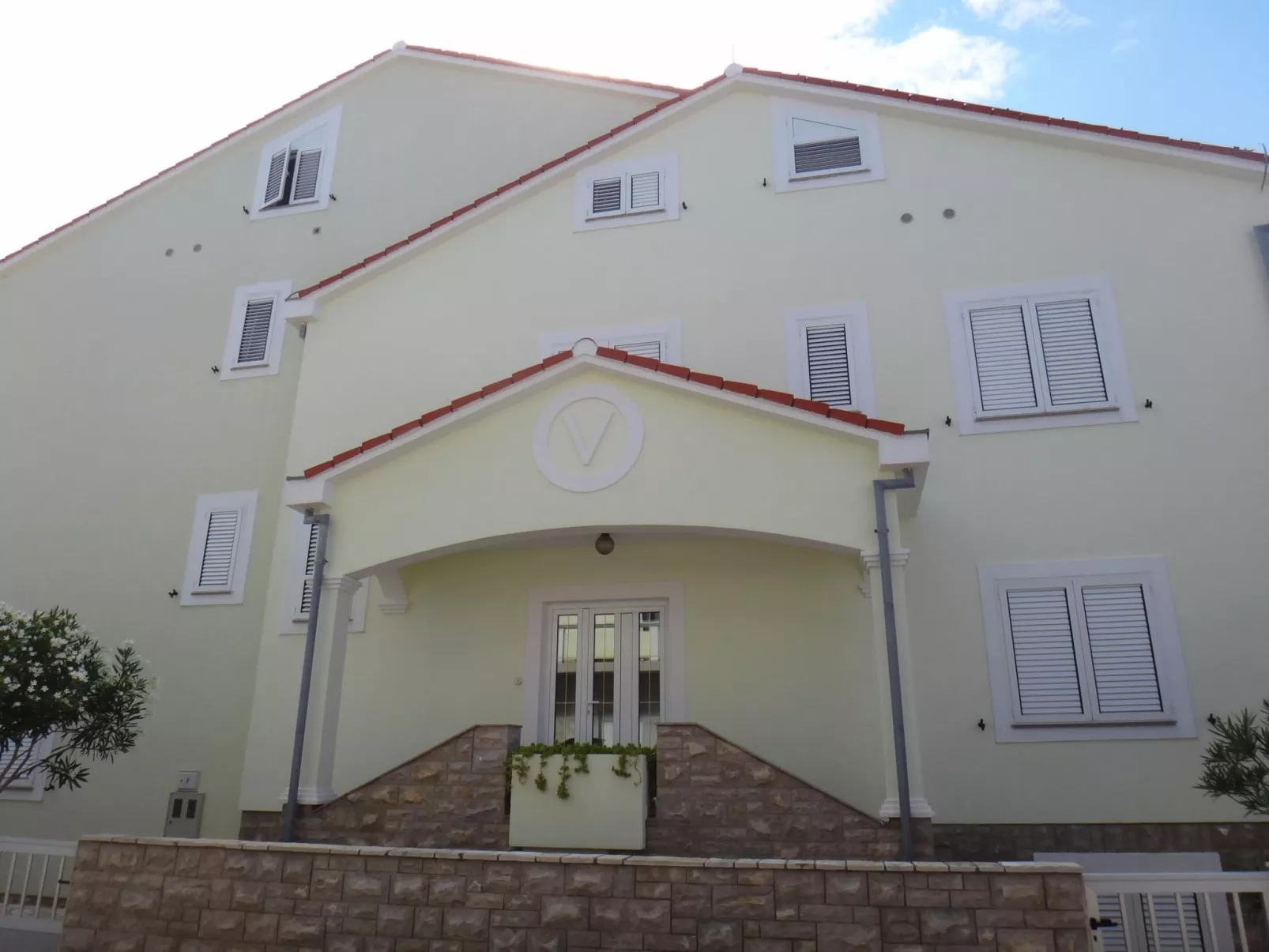 Appartement mit Blick auf das Wasser-Image-tags.info