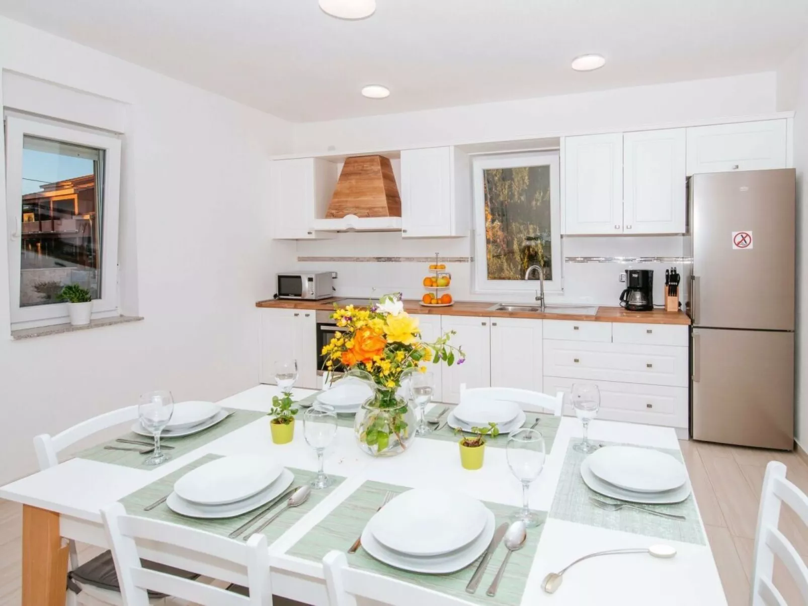 Ana Dreams - von TA Leut Agency-Binnen