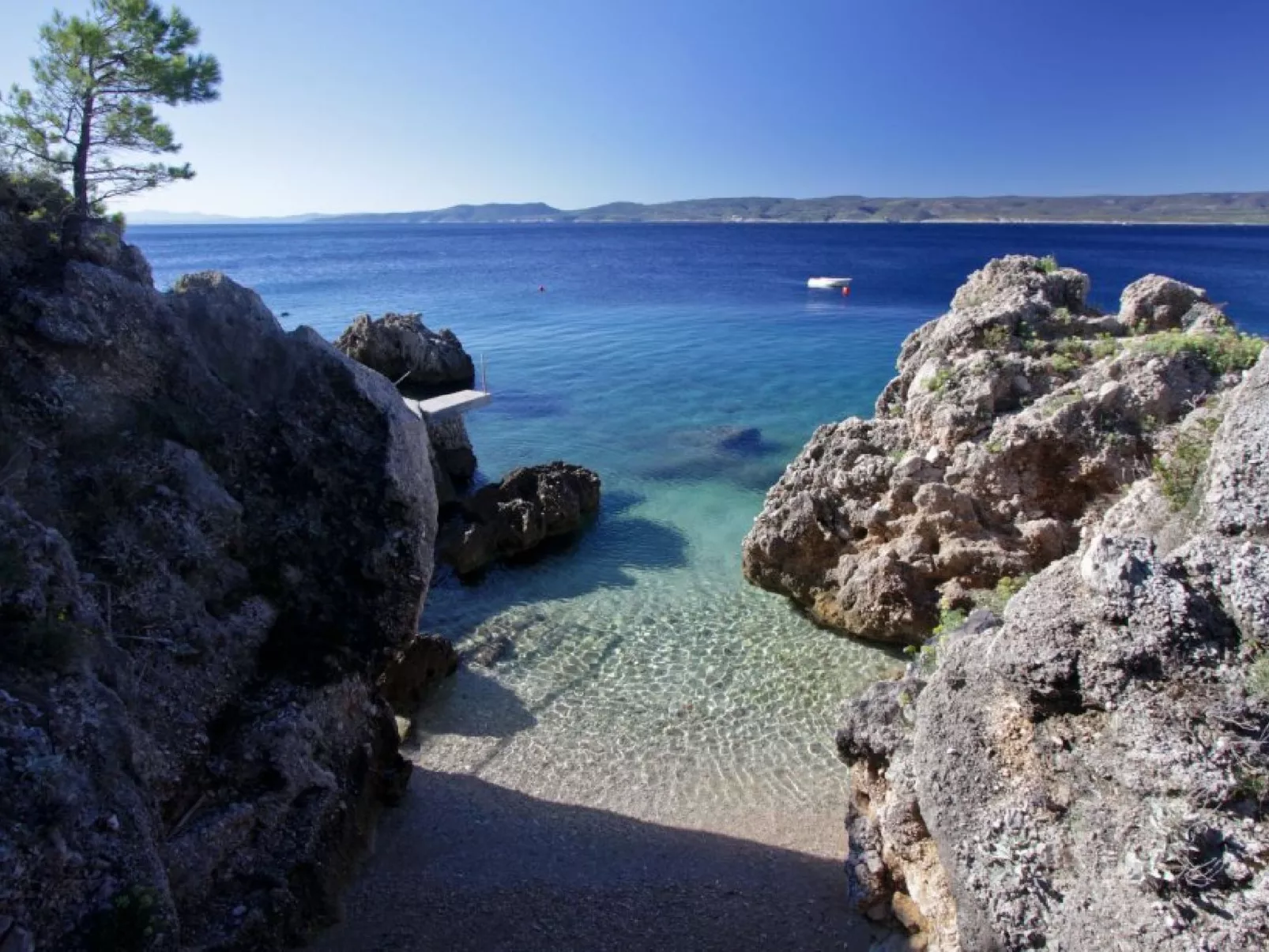 3 Schlafzimmer Villa mit beheiztem Pool und Meerblick-Buiten