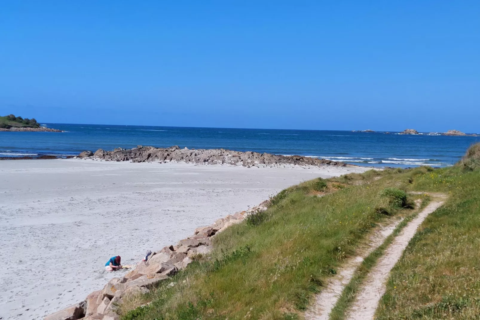 Ferienhaus in unmittelbarer Strandnähe Cléder-Gebieden zomer 5km