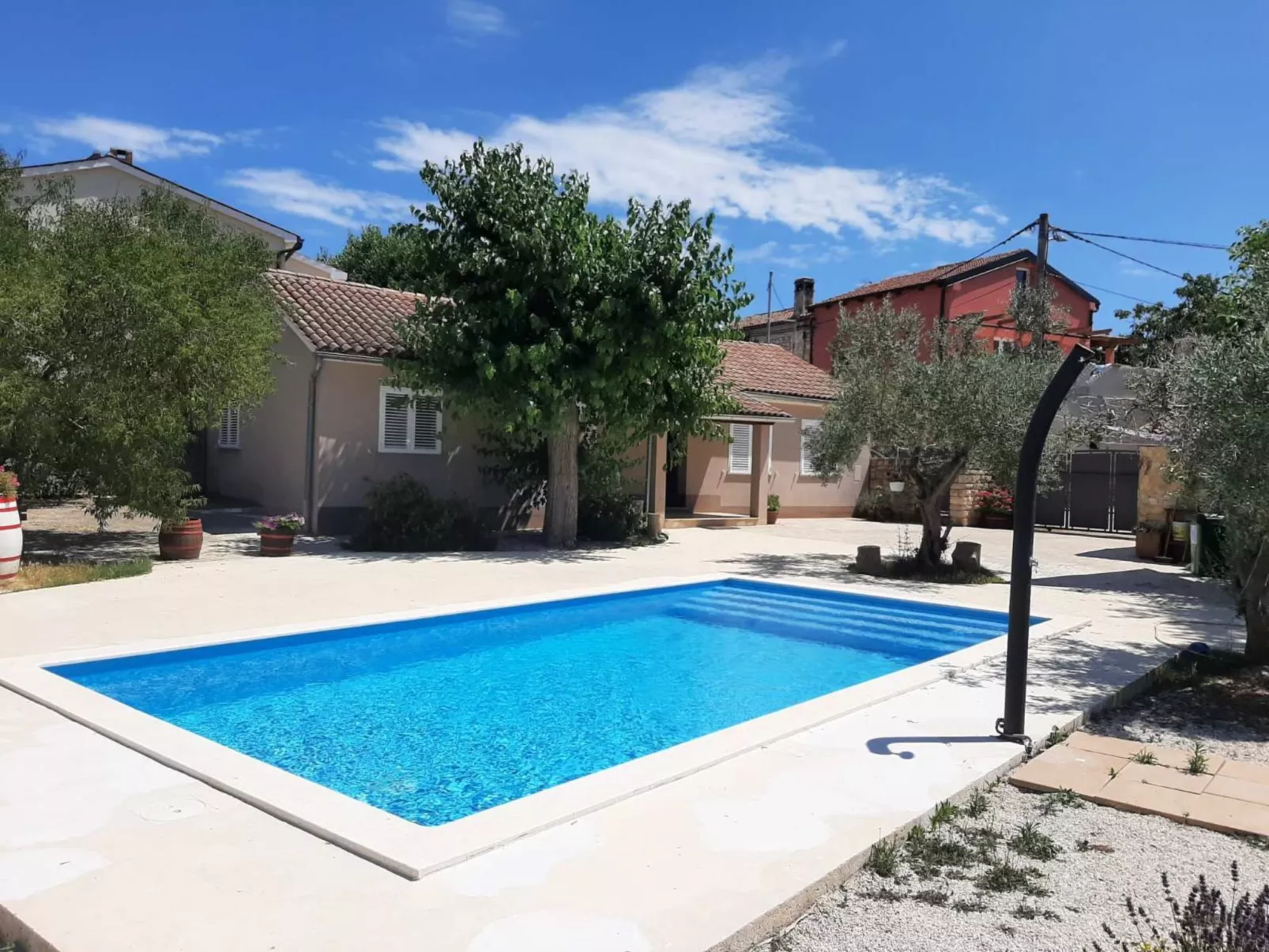 AQUA mit Pool-Image-tags.info