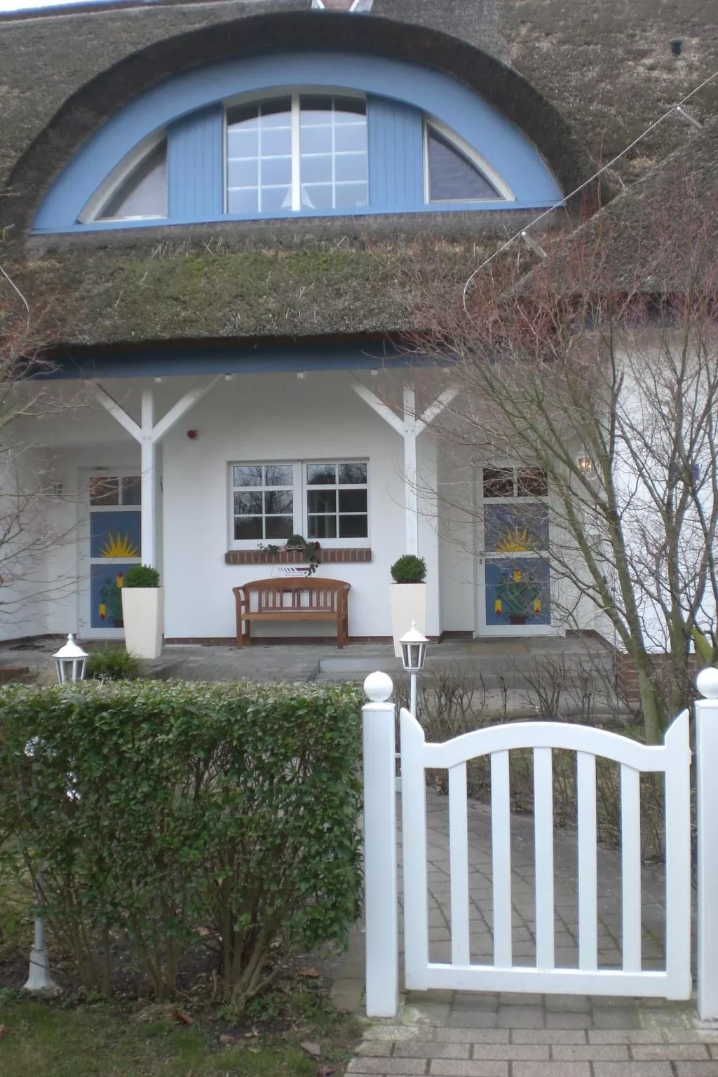 Helle Ferienwohnung mit Wellnesslandschaft-Buiten