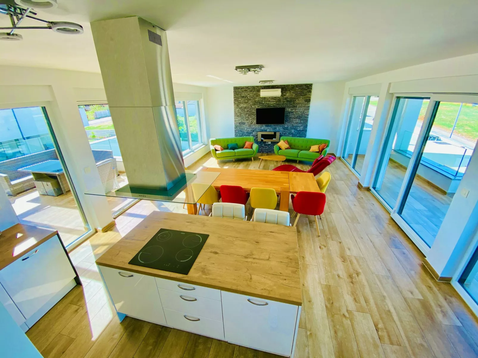 Leon's Holiday Homes-Binnen