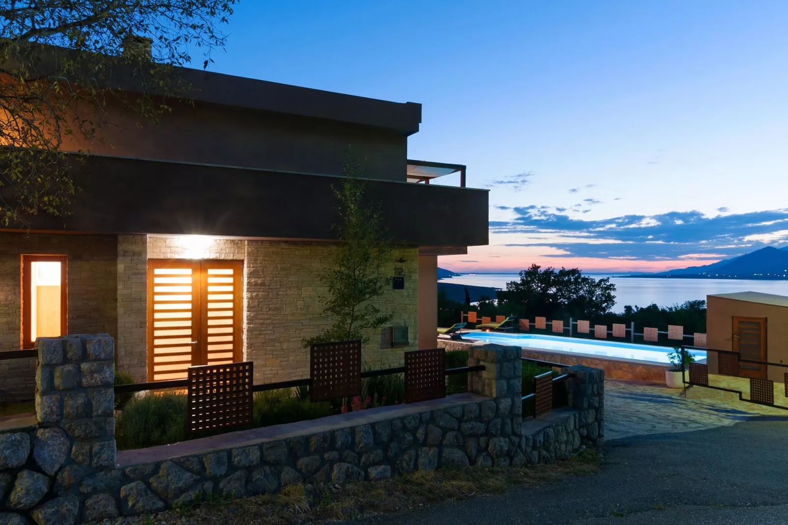 Villa Sunset View in Rovanjska mit Pool SD-162 FH ca 160 qm für 8 Pers-Buitenkant zomer