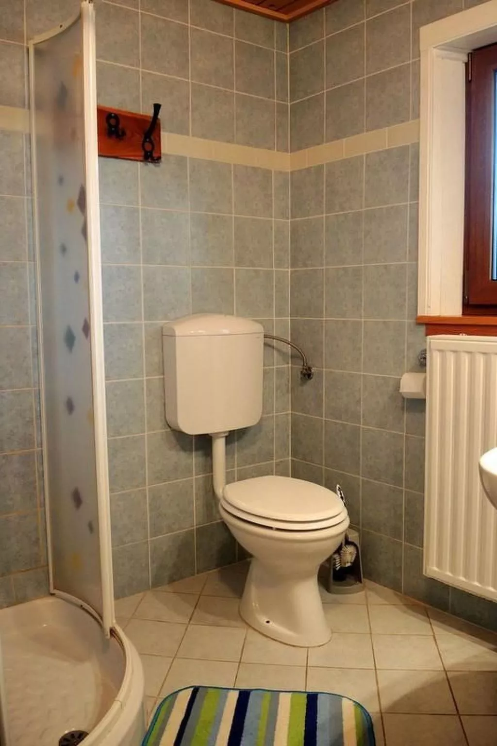 Wohnung im Erdgeschoss - sechs Personen und eine Terrasse-Binnen