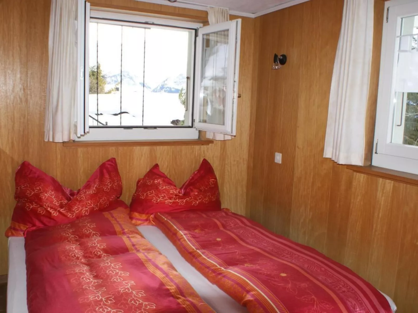 Abigrot-Image-tags.info