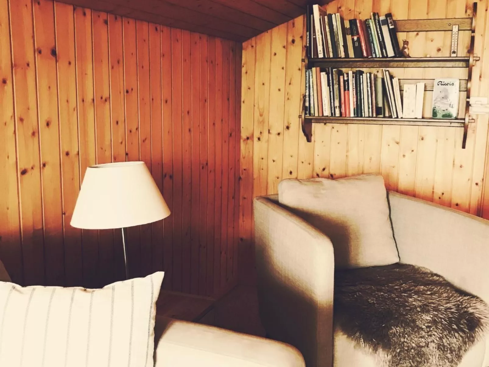 Haus "Nyfeler" Obergeschoss 4-Bettwohnung-Binnen