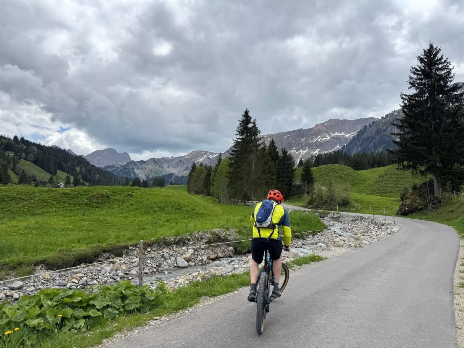 Moderne Ferienwohnung HEIMATLI mit 1 Schlafzimmer-Buiten