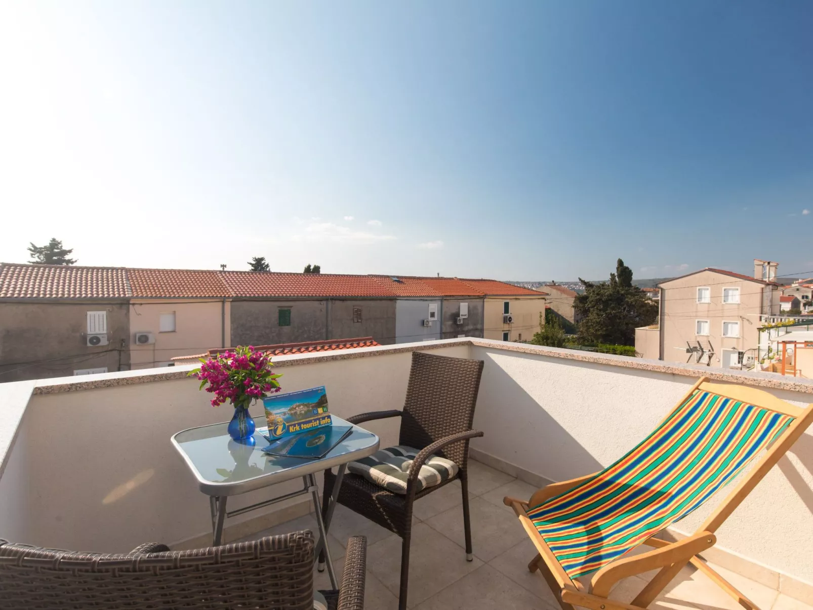 Mit Garten, Grill und Terrasse-Buiten