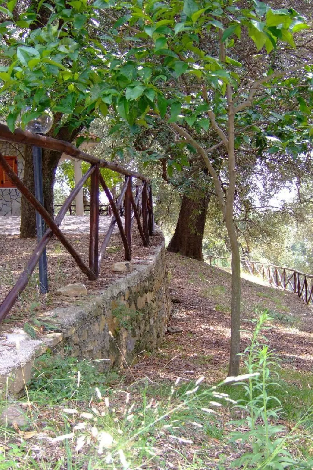 Strandnahe Ferienwohnung mit Garten und Grill - Buiten