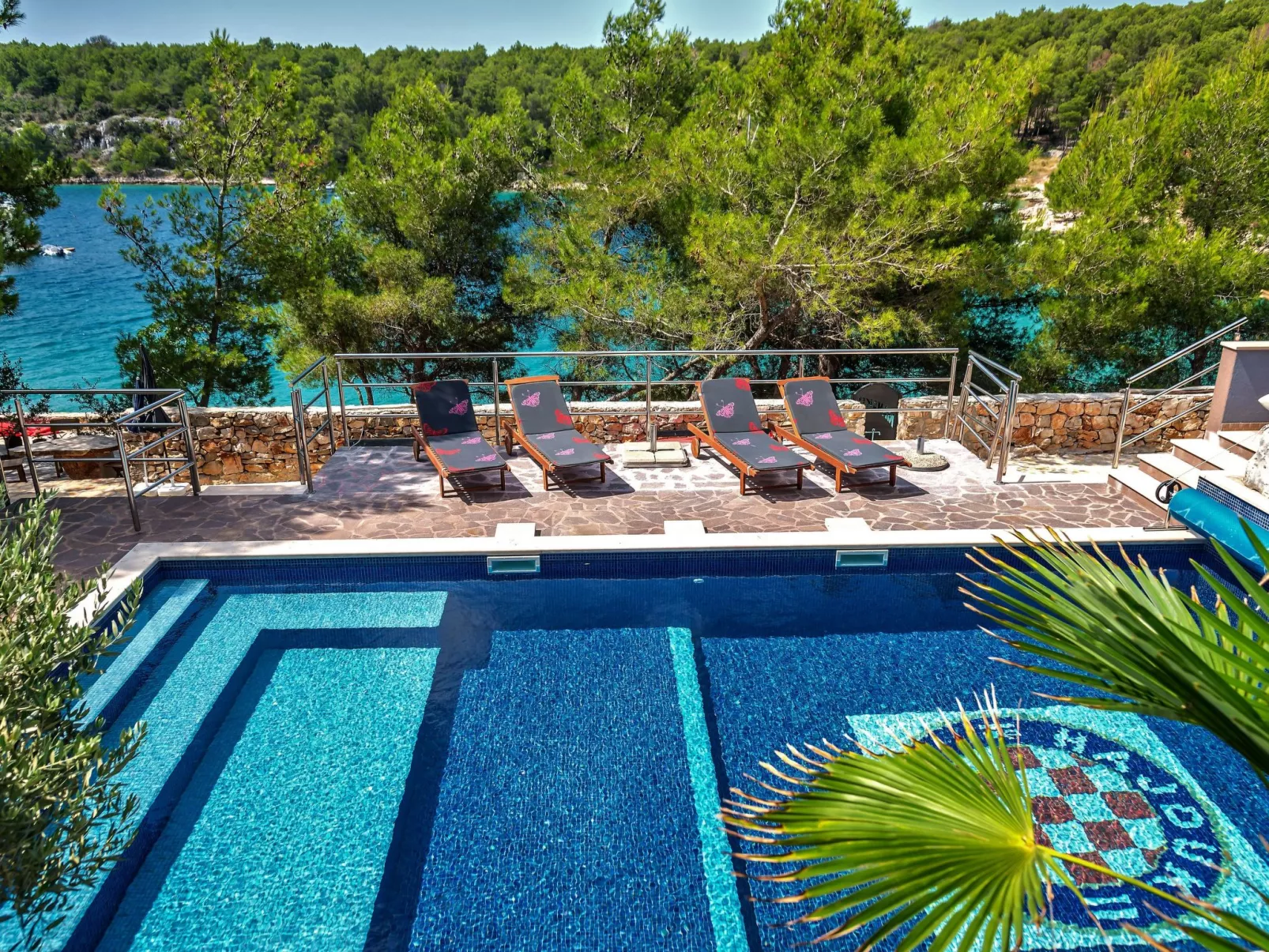 Hidden Heaven Private Resort - Beheizter Pool-Buiten