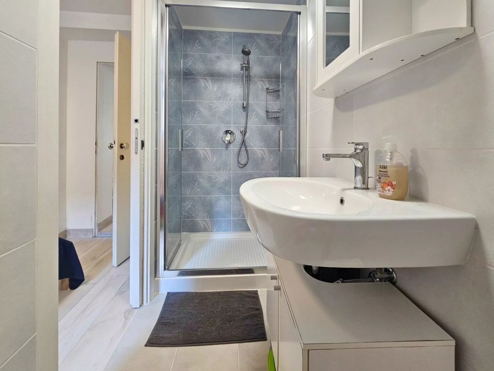 Für 3 Personen ca. 20 m&sup2; in Novigrad, Adriaküste Kroatien (Westküste von I-Image-tags.info