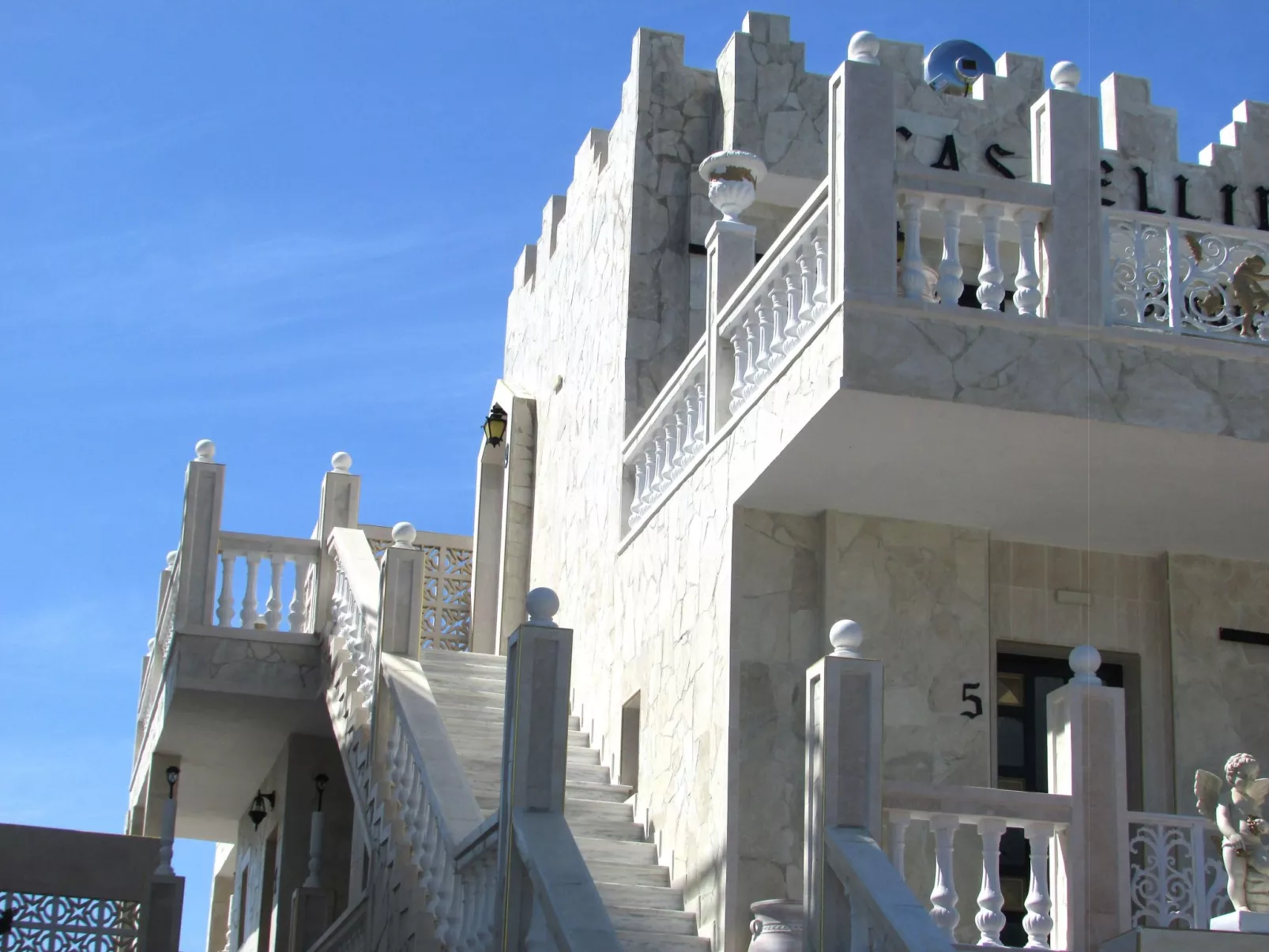 Castellino Loft Apartment with balcony for 5 people-Buiten