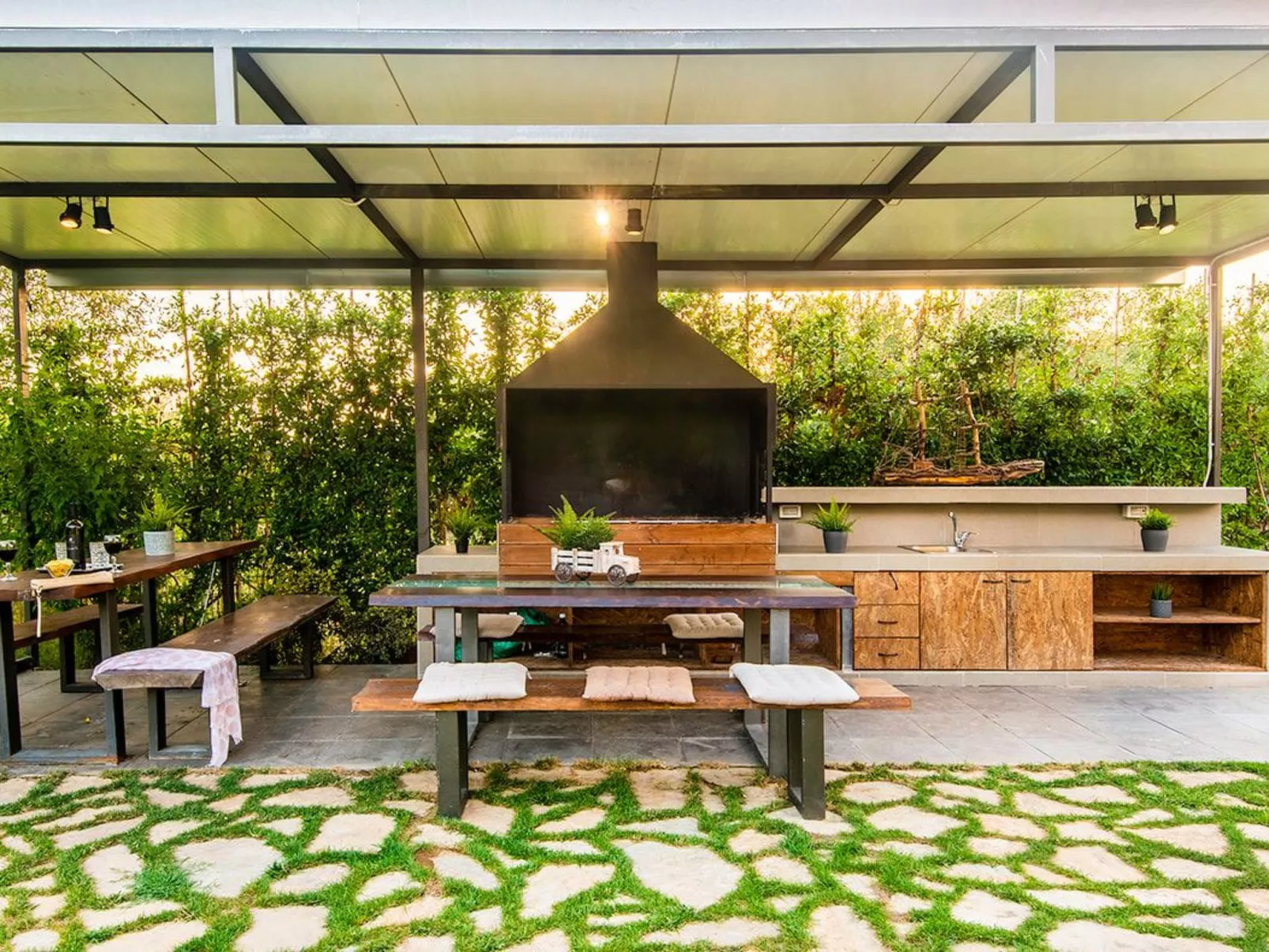 Geräumige Familienvilla, privater Pool und Garten-Buiten