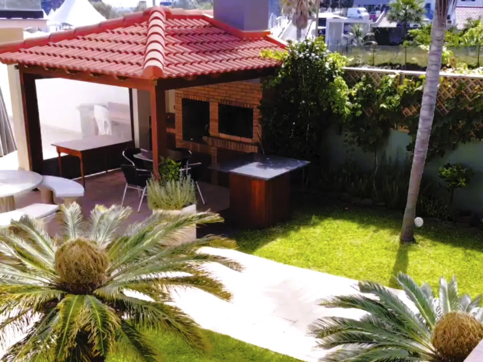 PEARLS BEACH VILLA-Buiten