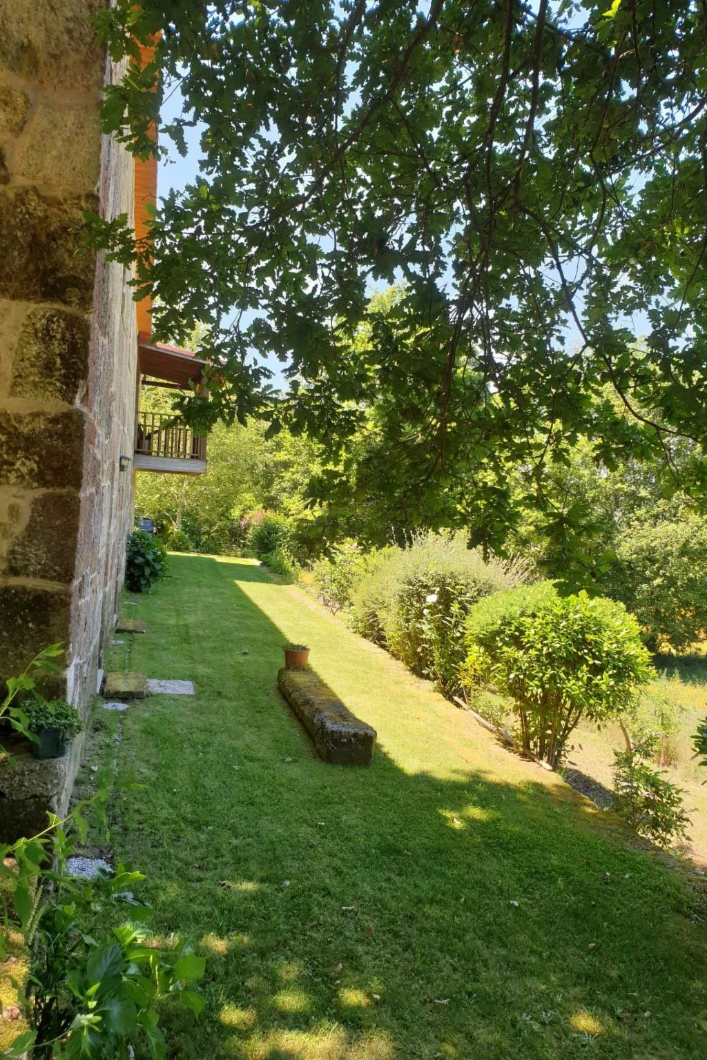 Haus jenseits des Flusses-Buiten