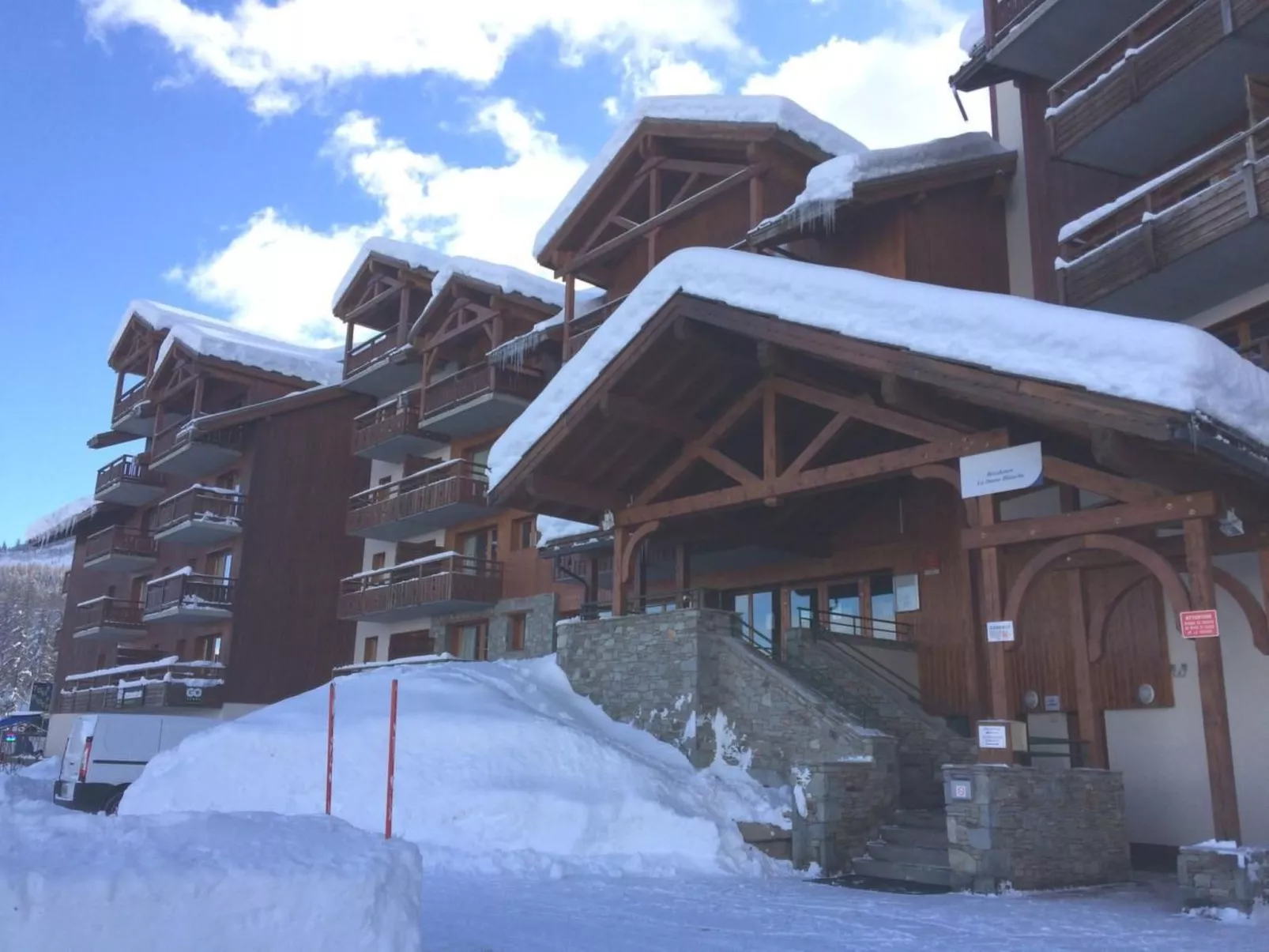 Wohnung direkt an der Piste, Schwimmbad, Sauna-Buiten