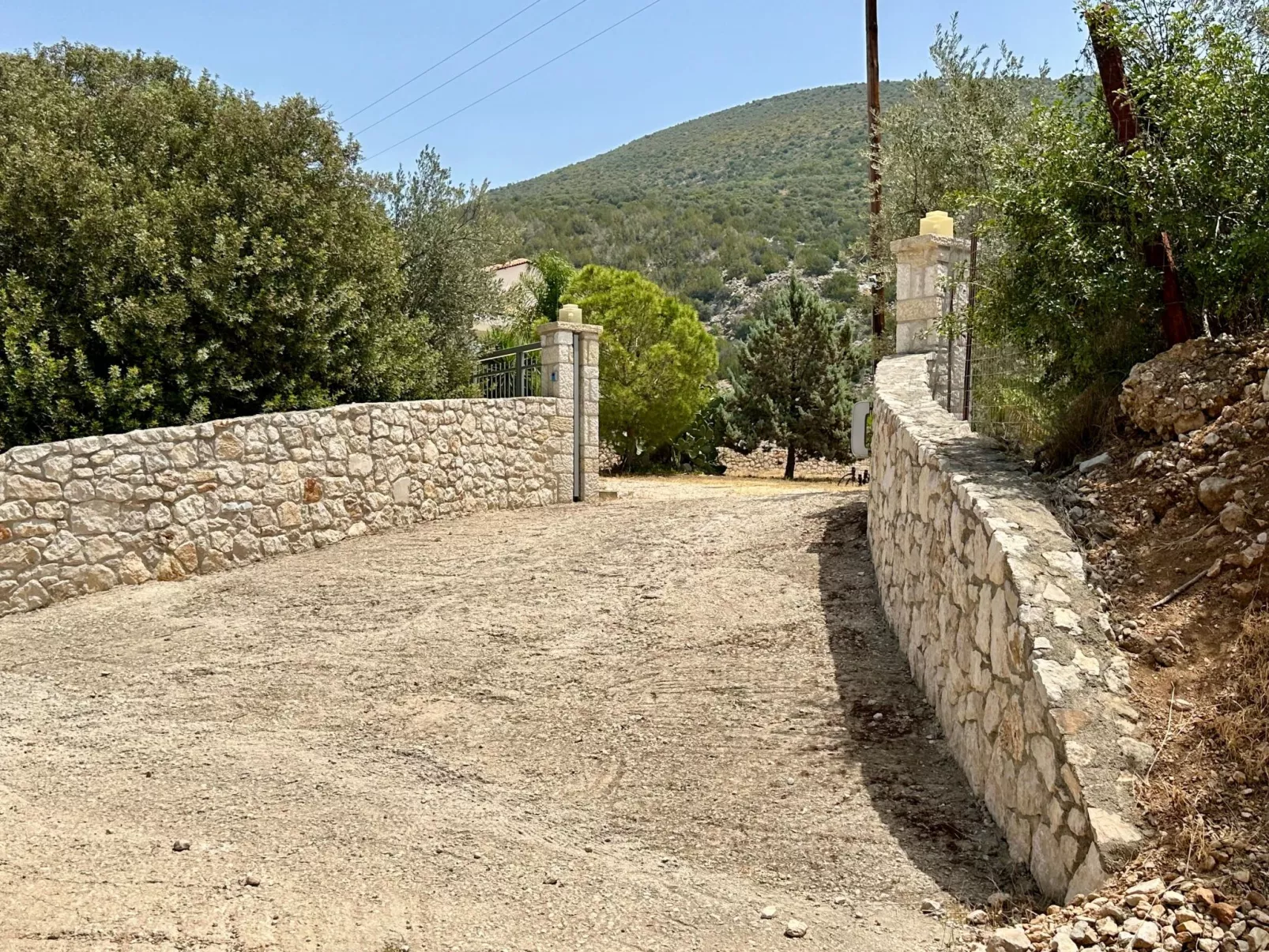 Anwesen "Villa Livadia" mit Infinity-Pool-Buiten