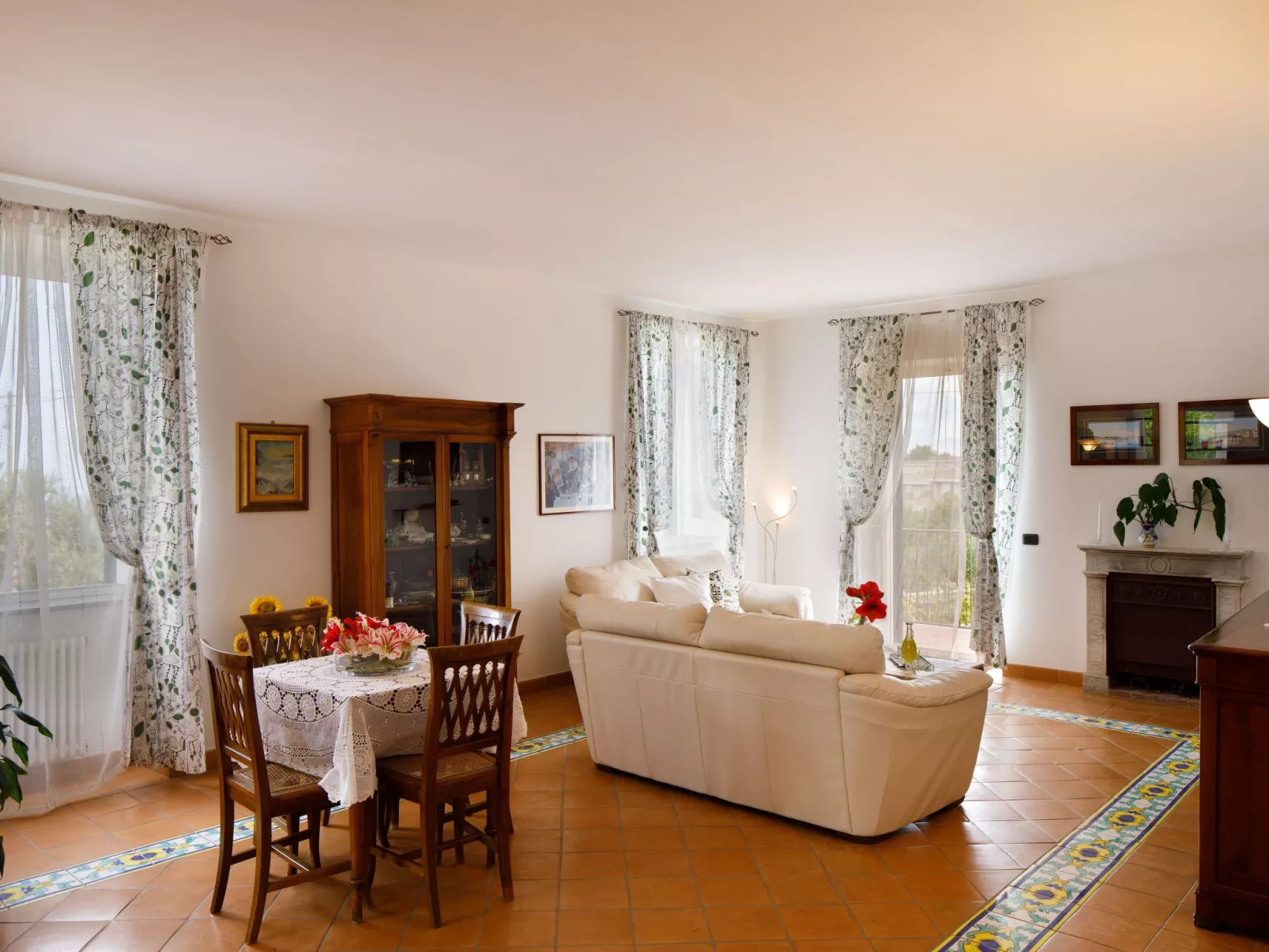 Panoramavilla mit Pool-Binnen