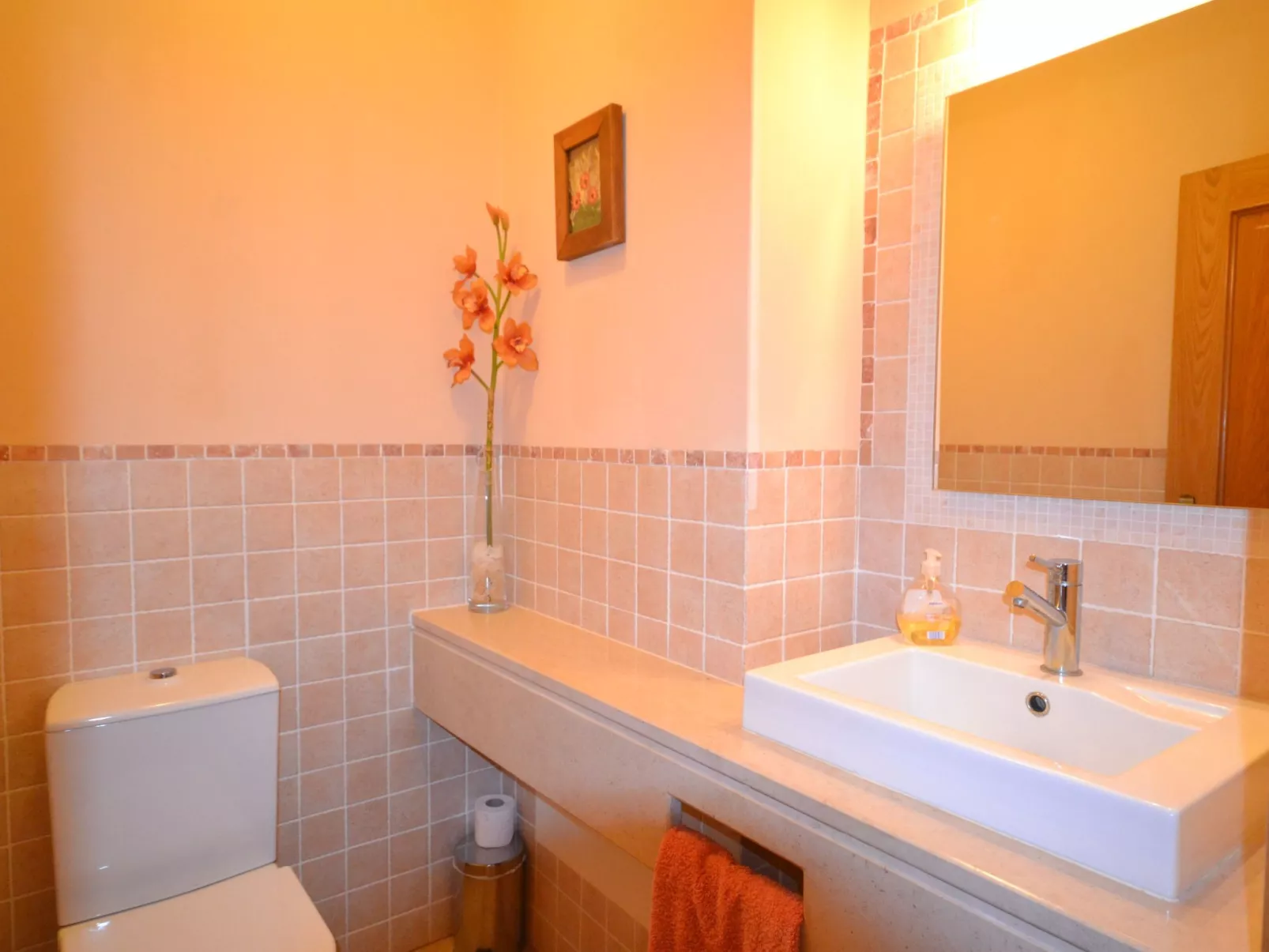 Luxuriöse Privatvilla mit Infinity-Pool-Binnen