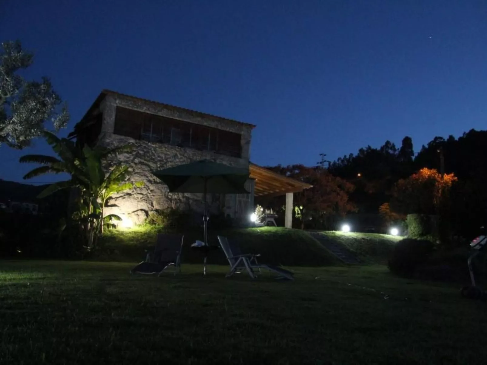 Fabelhafter Pool in einer atemberaubenden Landschaft-Buiten