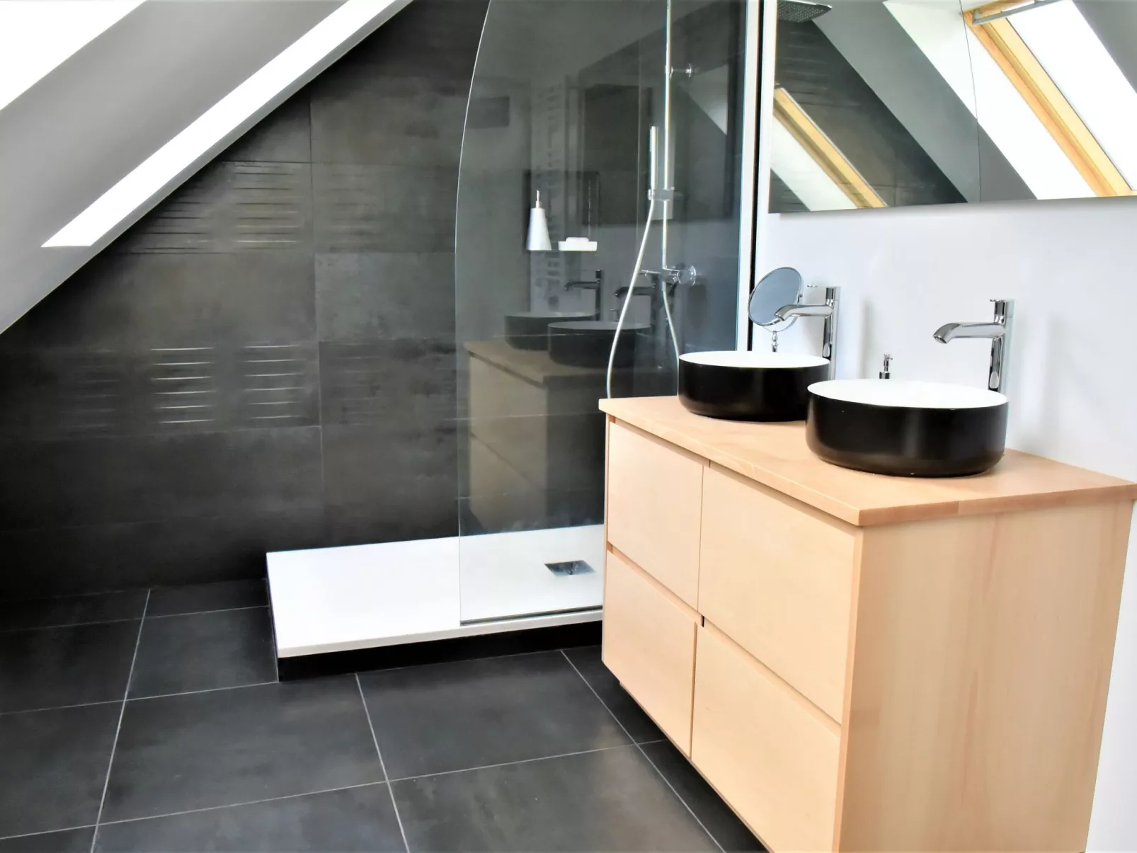 "La Maison du Quai" (Das Haus am Kai)-Binnen