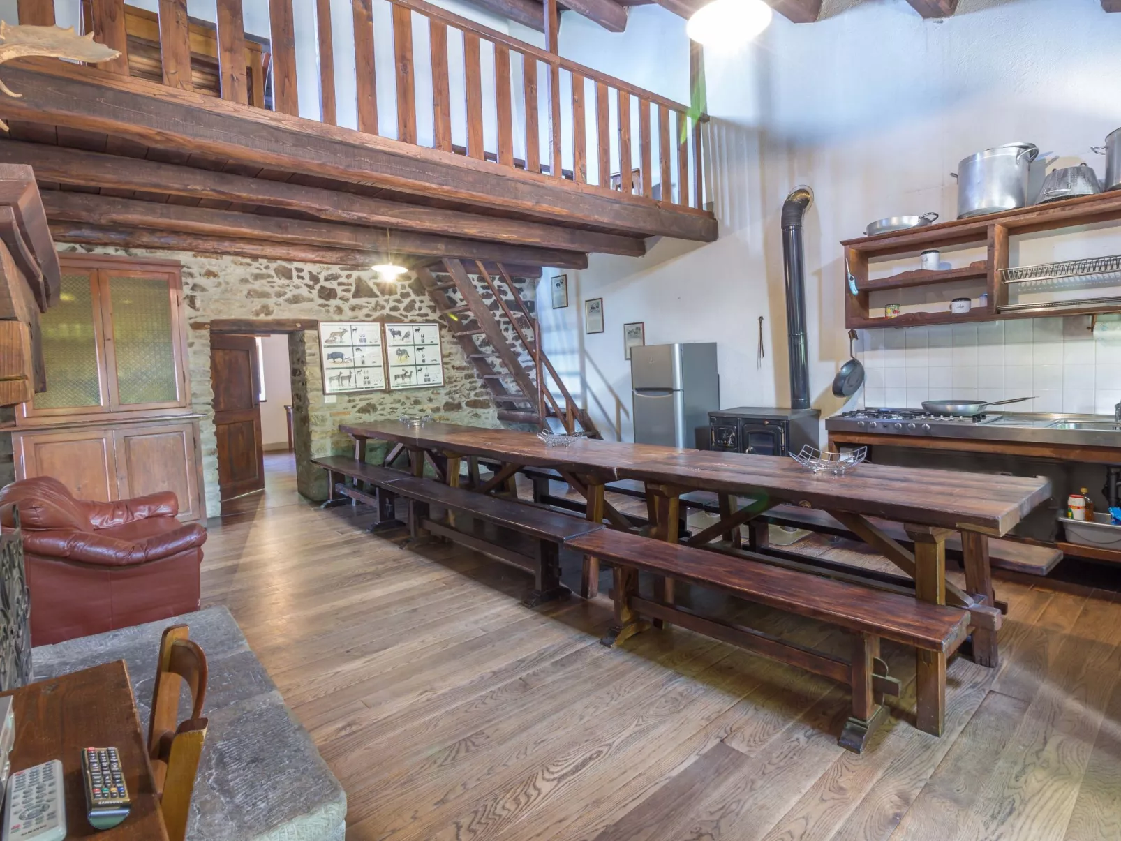 Villa Vallorsaia-Binnen