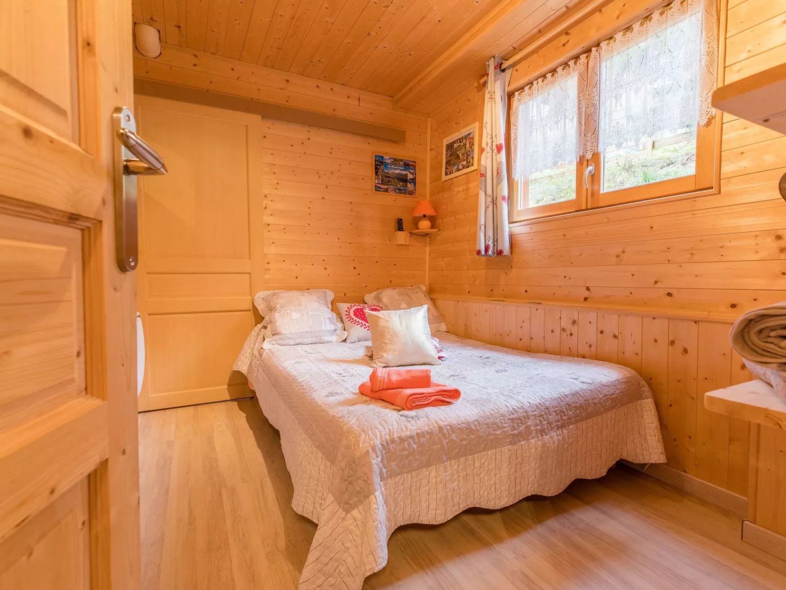 Erdgeschoss 110 m2 - 15 Personen - In der Nähe der Pisten-Binnen