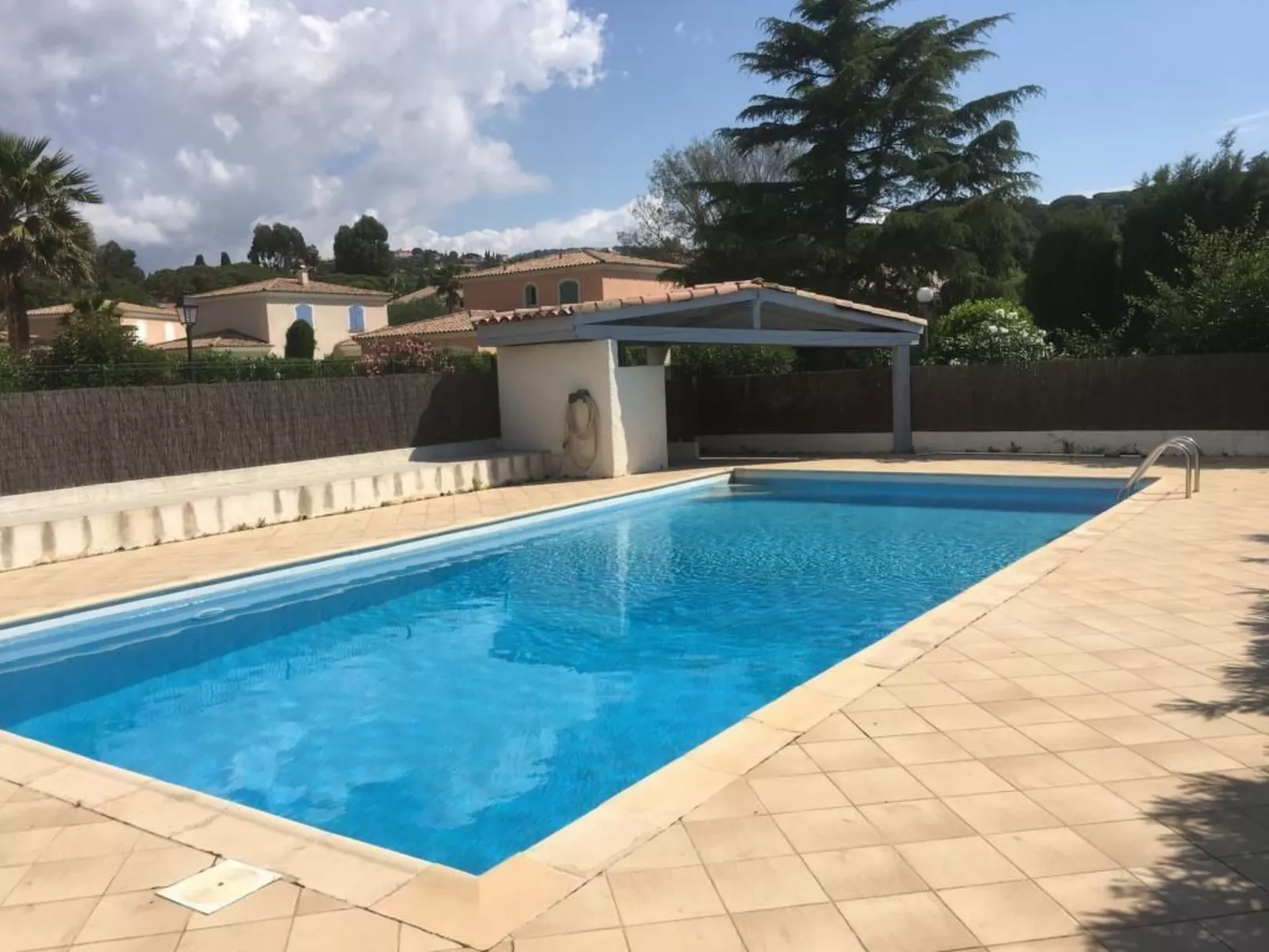 La Garonnette 7-Image-tags.info