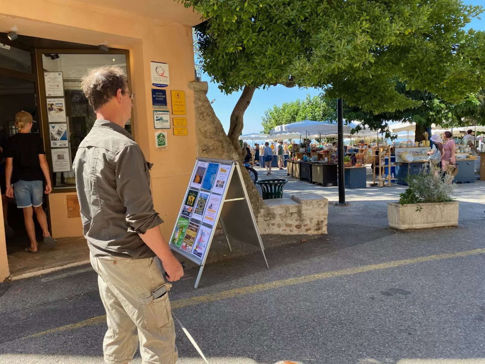 Klimatisiertes Mas Les Heures Bleues mit Pool - Buiten