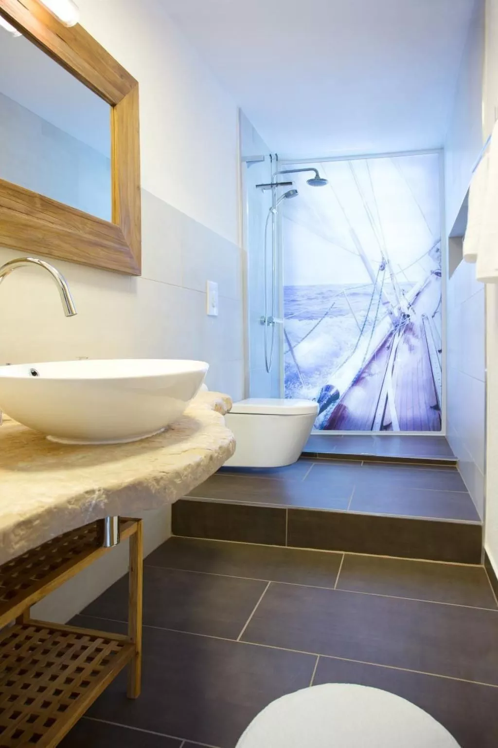 Appartement mit Blick auf das Wasser-Image-tags.info