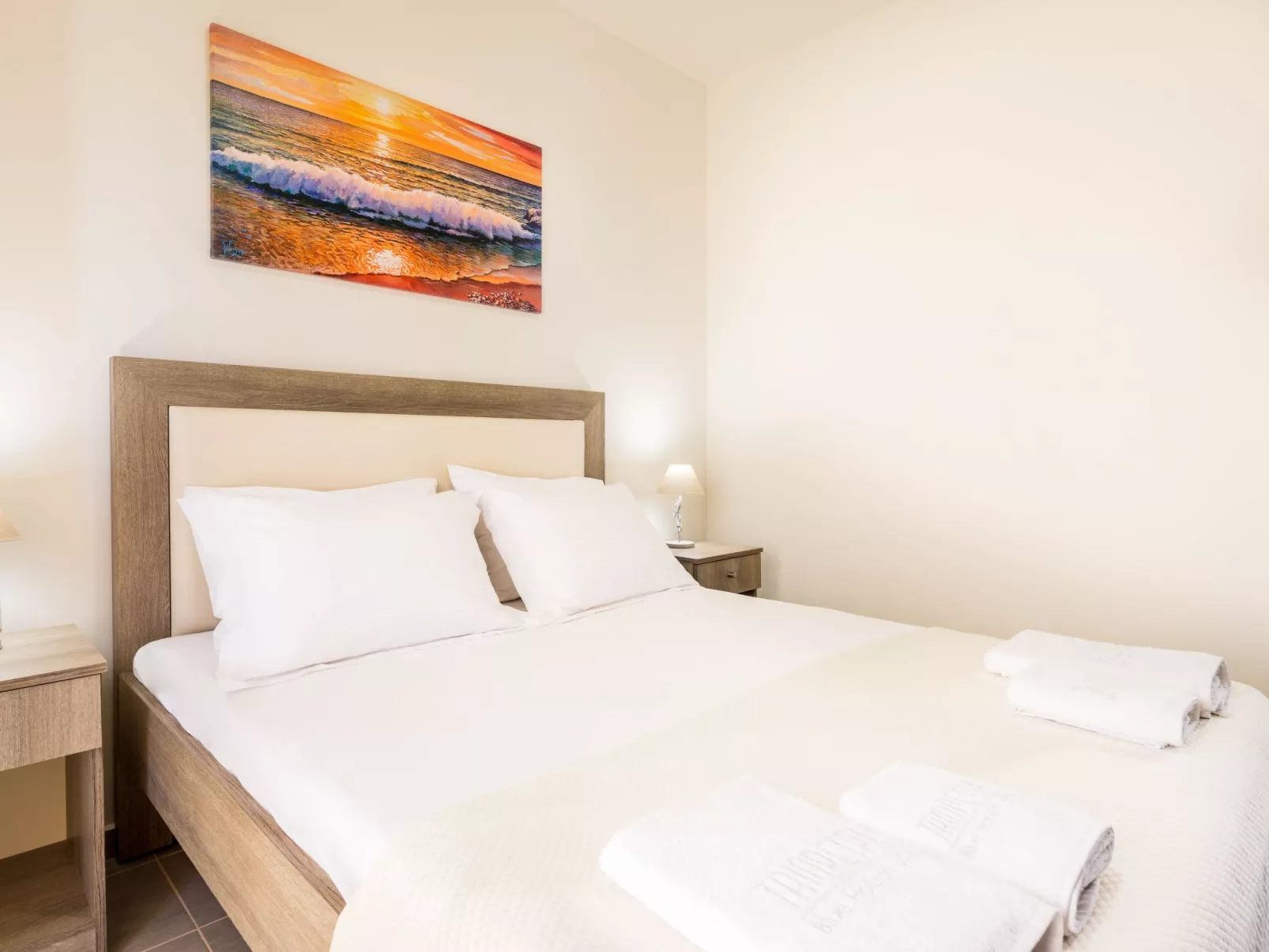 Küstenvilla mit Pool in der Nähe eines ruhigen Sandstrandes-Binnen