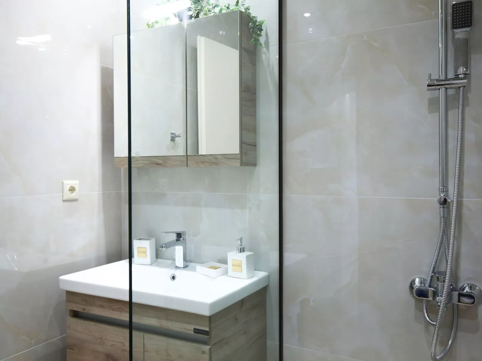 Luxusvillen Thanasis in der Nähe von Kathisma-Image-tags.info