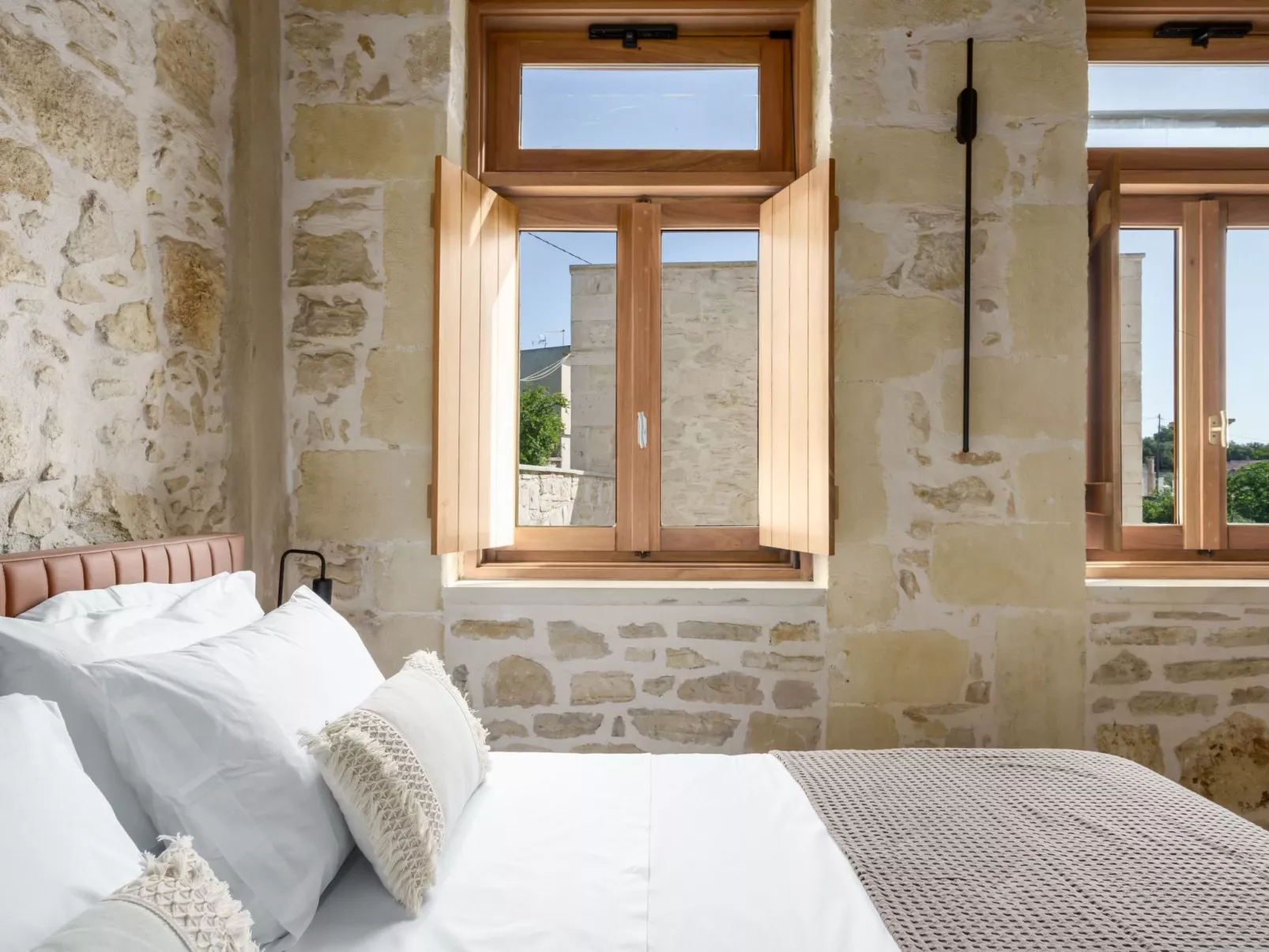 Neue Villa Myre 3, Privater Pool und 3 Wohnungen-Binnen