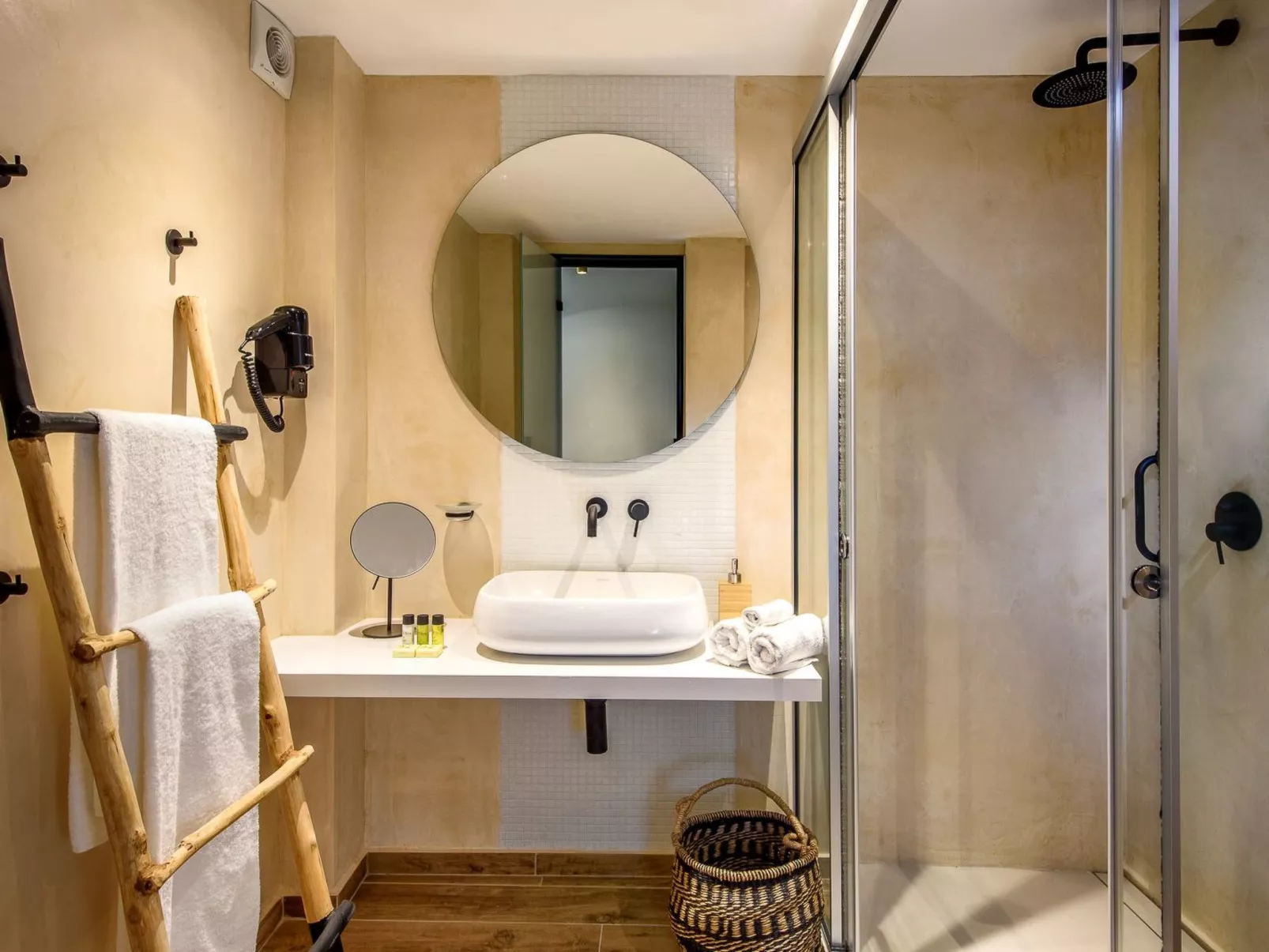 Caldera Anissaras Villen - Theros Konzept-Binnen