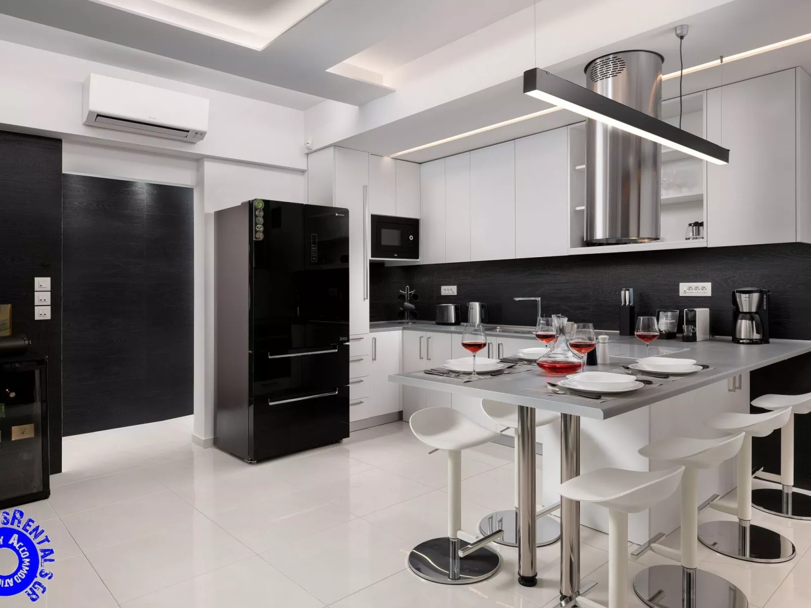 Rhodes Skyline Suites-Binnen