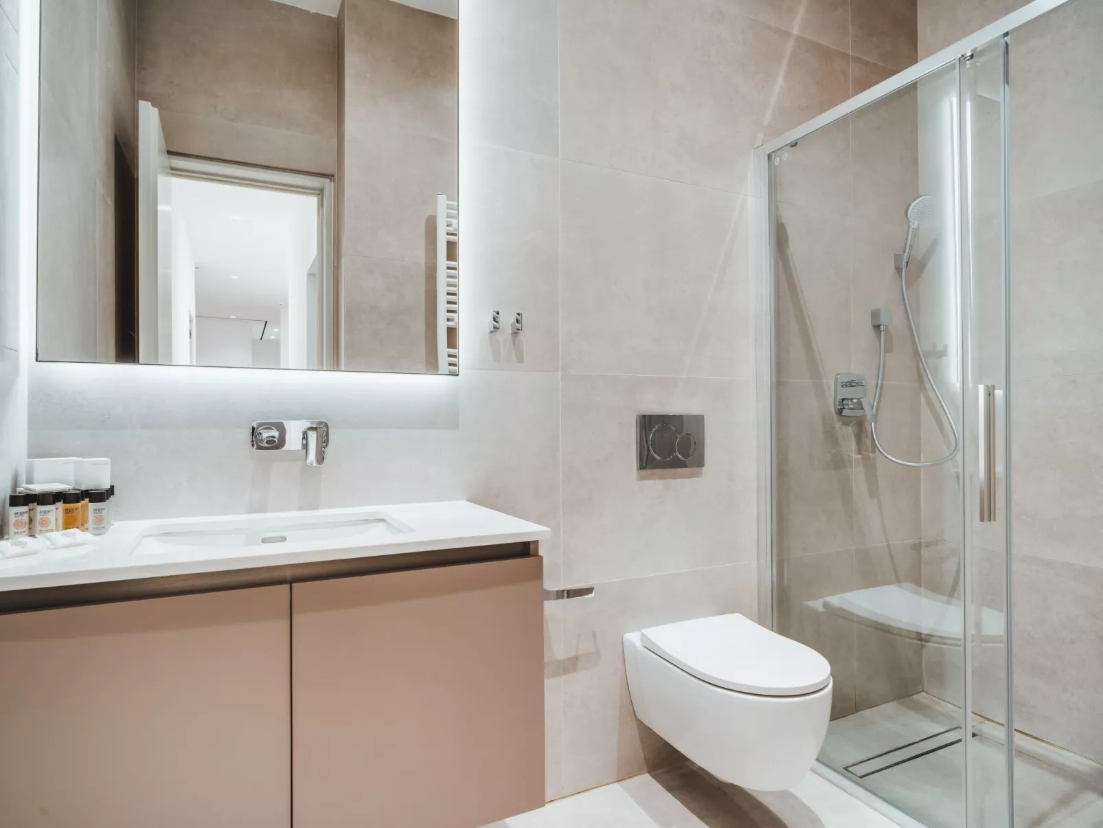 Periyiali Resort - Frontansicht Villa Ira - 5-Binnen