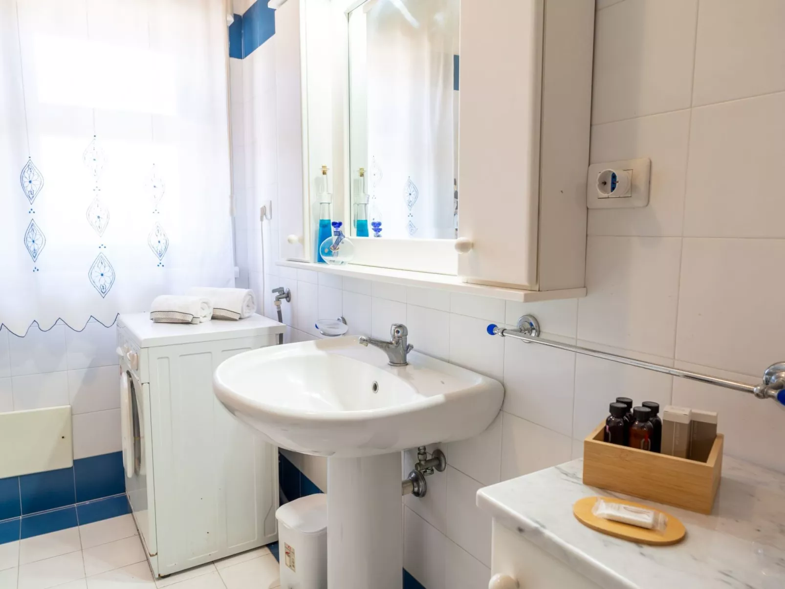 Saras Terrasse-Image-tags.info