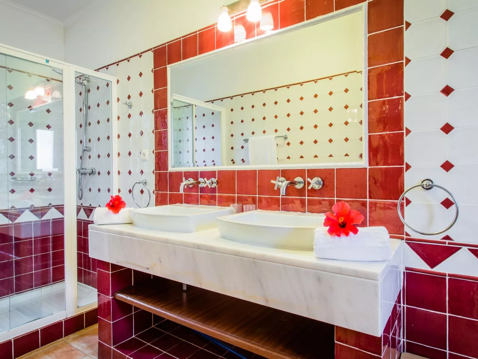 Ferienvilla "Mouraria" mit Blick auf das Wasser-Image-tags.info