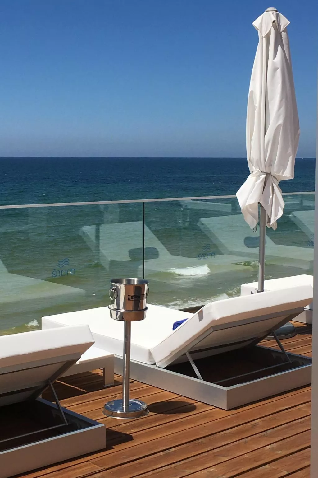 Ferienvilla mit Jacuzzi-Buiten