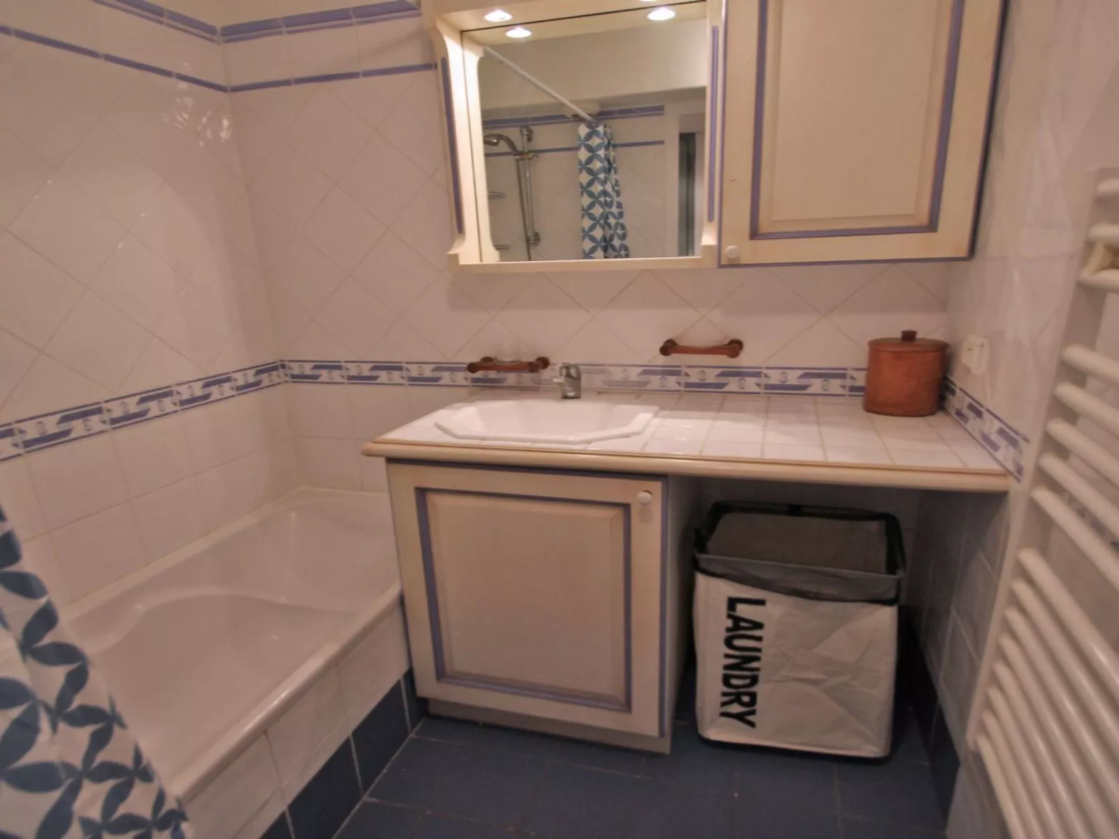 APT T3 - 4 pers - Schwimmbad Residenz - Klimaanlage - WiFi-Image-tags.info