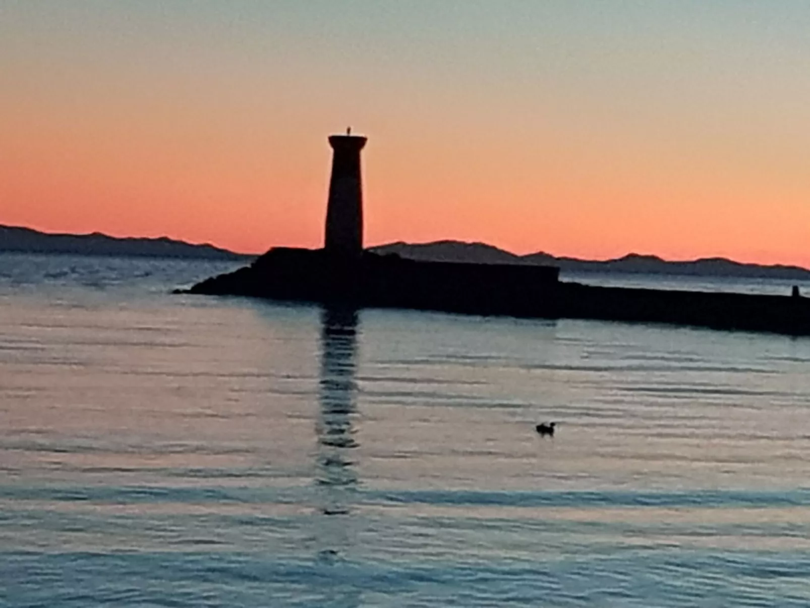Moderne Ferienwohnung mit Meerblick-Buiten
