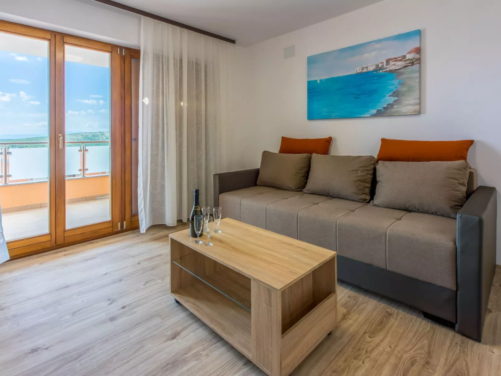 FeWo mit privatem Balkon und Gemeinschaftspool-Binnen