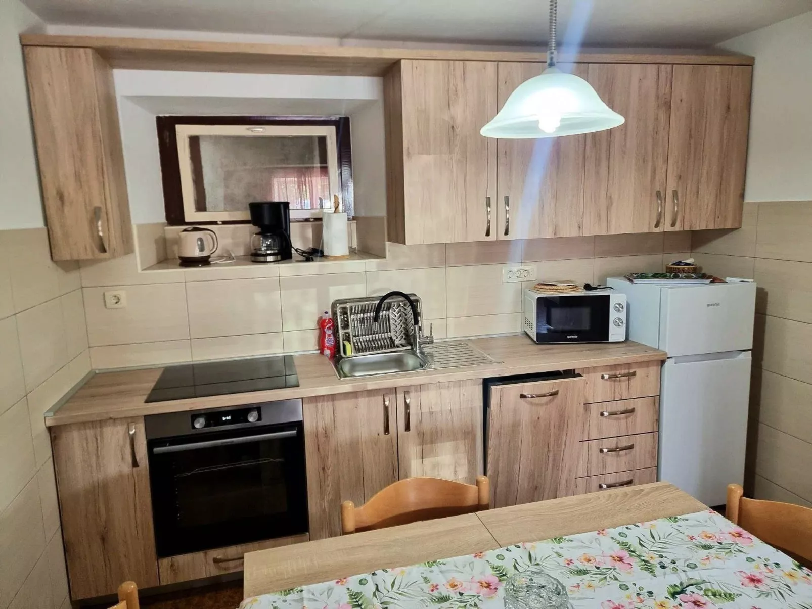 Am schönen Kieselstrand.-Binnen